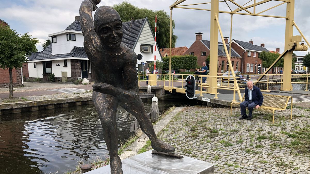Het beeld De Scheuvelloper is terug in Scheemda