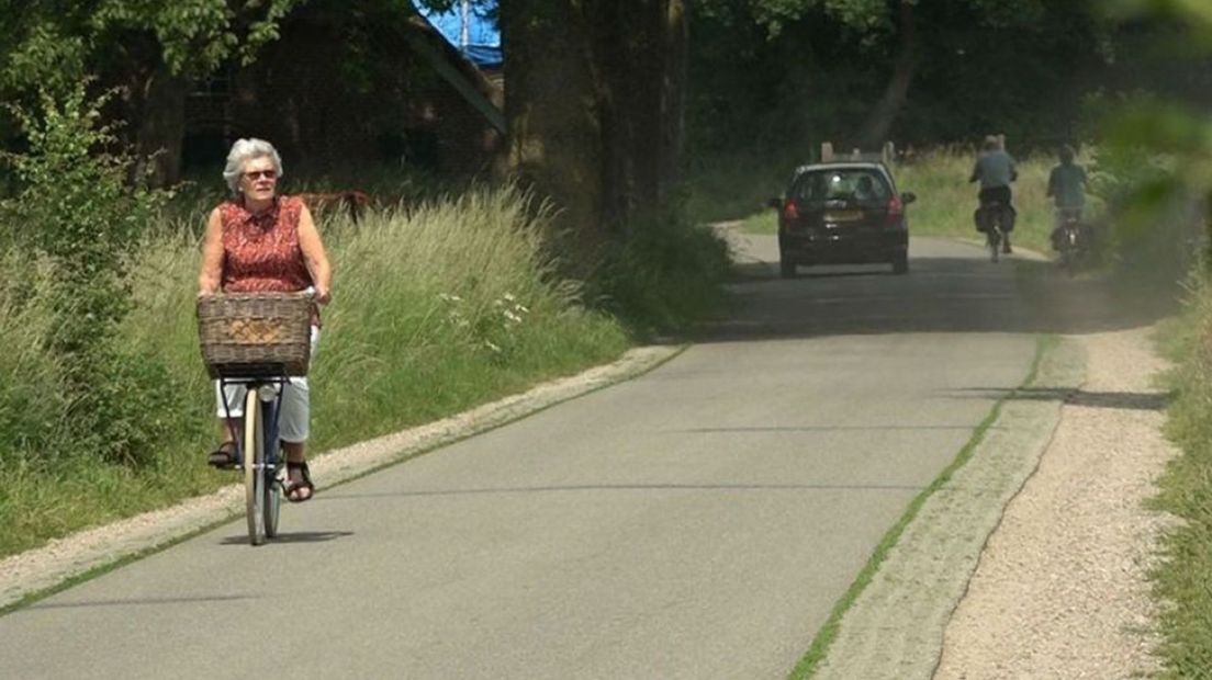 Fietspaden zijn er voor meer weggebruikers dan alleen fietsers.