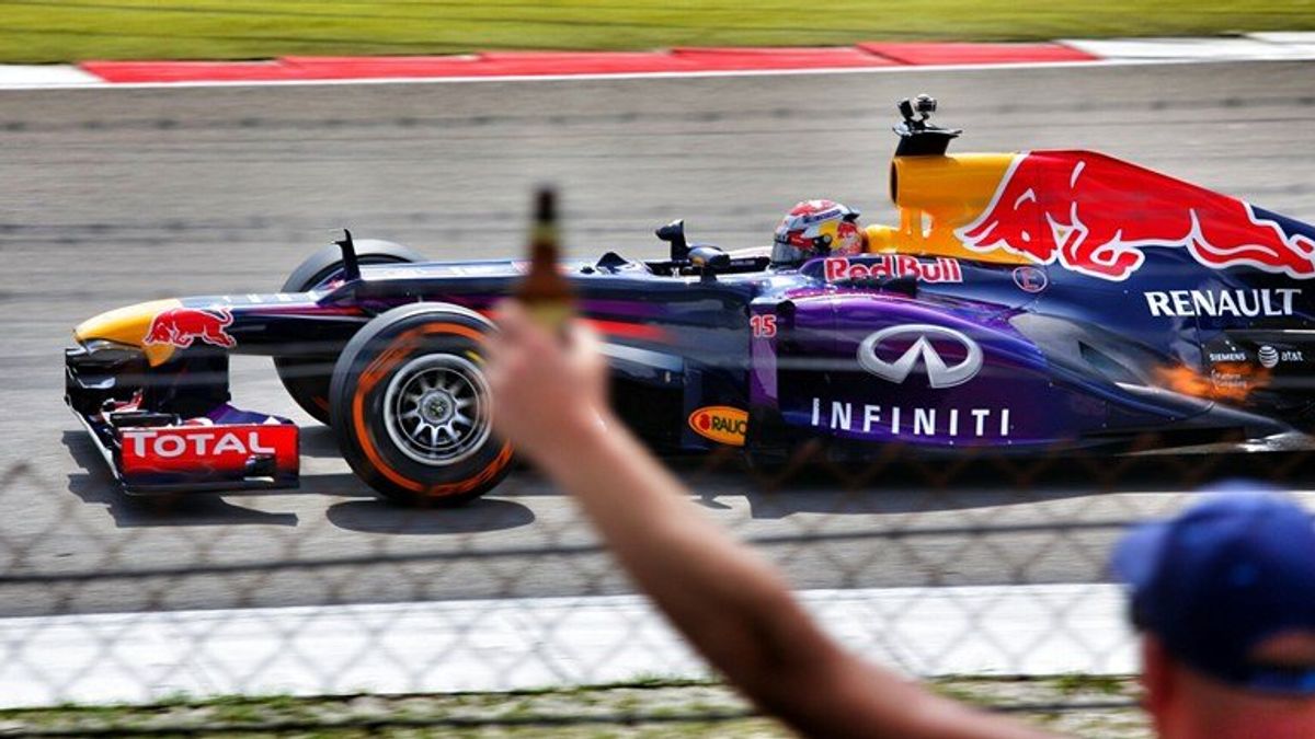 Max Verstappen drie keer in actie op TT Circuit