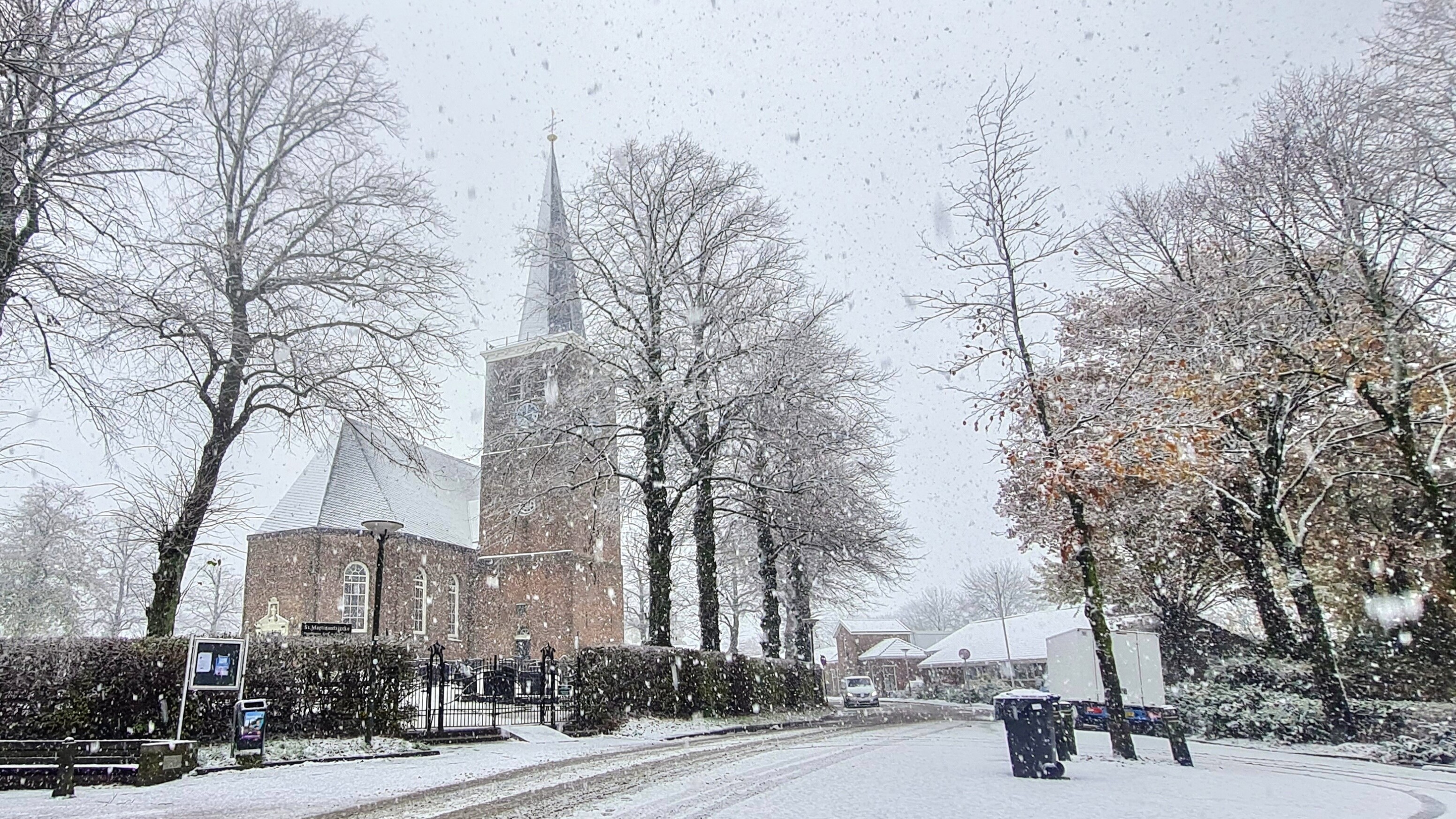 Ook Wirdum lag onder een laag sneeuw