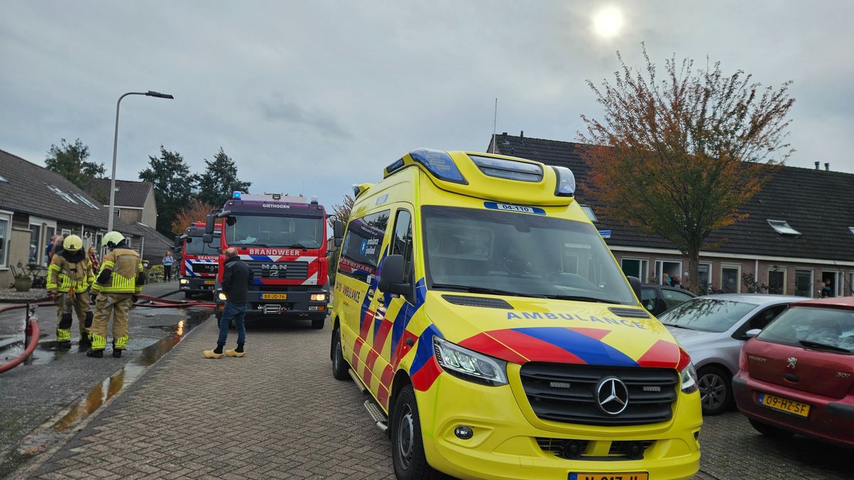112 Nieuws: Man raakt gewond bij woningbrand in Wanneperveen