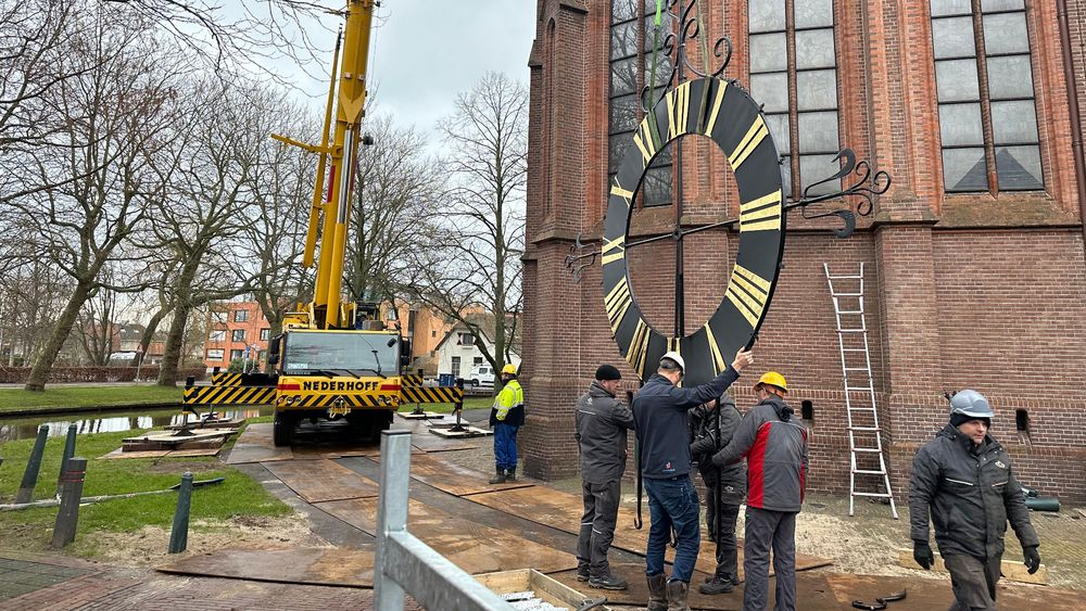 IJsselsteiners kunnen weer zien hoe laat het is op de klok van de Sint