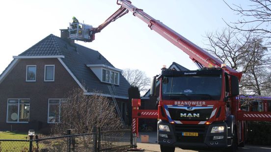 Brandweer blust schoorsteenbrand in Lunteren