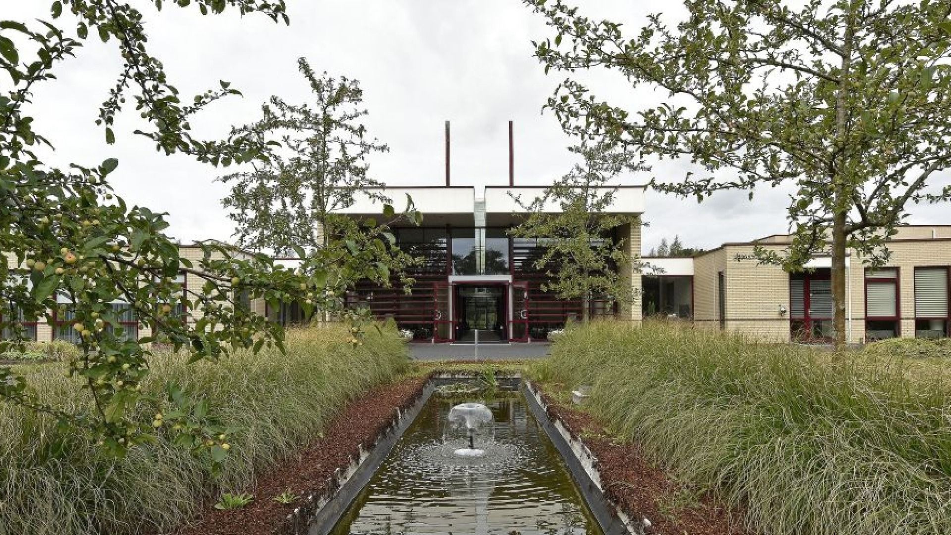 Crematorium in Opeinde als eerste een elektrische crematieoven - Omrop