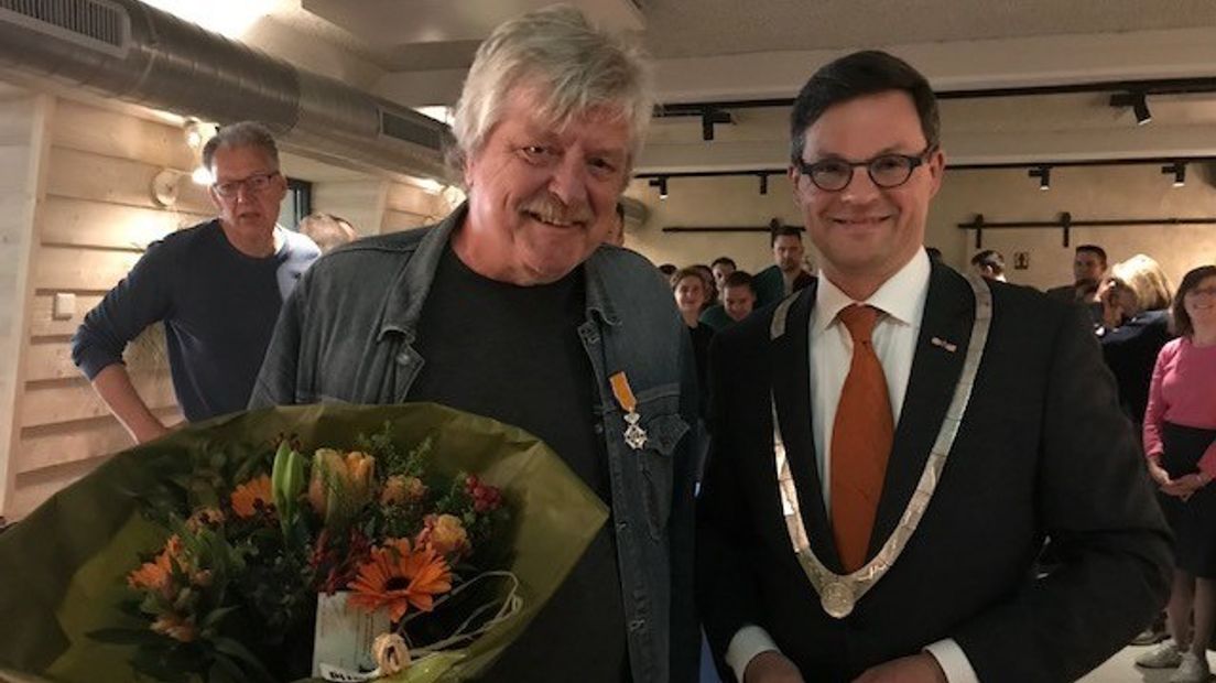 Basketbalvrijwilliger Tom Joziasse uit Vlissingen ontvangt Koninklijke onderscheiding