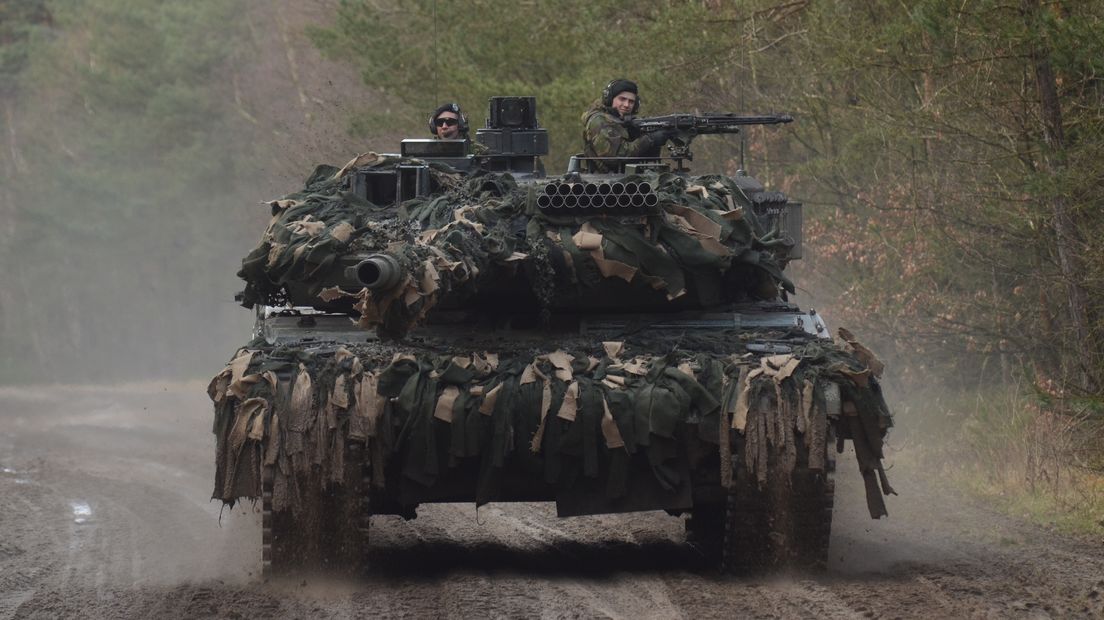 Een Leopard 2A6-tank in Bergen Hohne (Rechten: RTV Drenthe / Jeroen Kelderman)