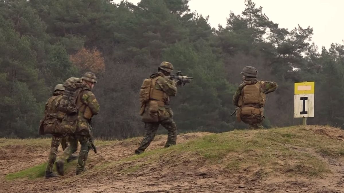 'Drank, drugs en prostituees: misstanden kazerne Schaarsbergen groter dan gedacht'