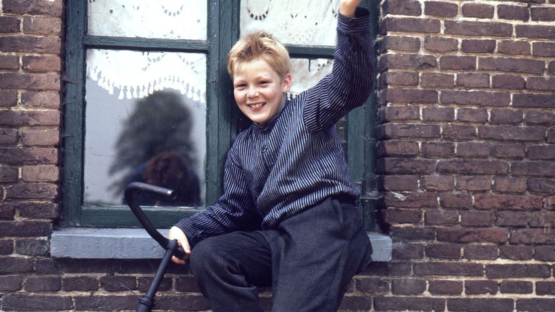 Een jonge Jan Krol als Bartje