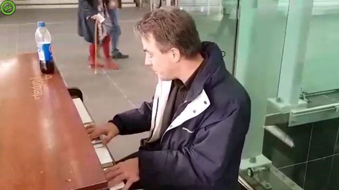 Pianist scoort internethit