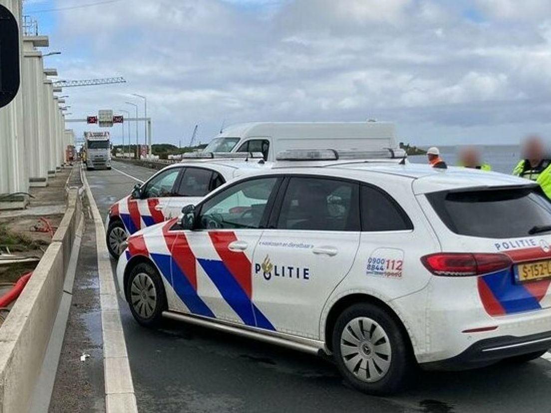 Afsluitdijk weer open voor verkeer na dodelijk ongeluk