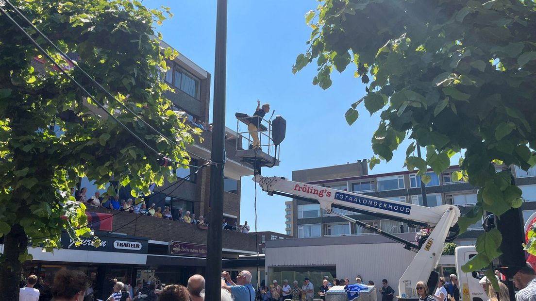 Gregor Bak in de hoogwerker