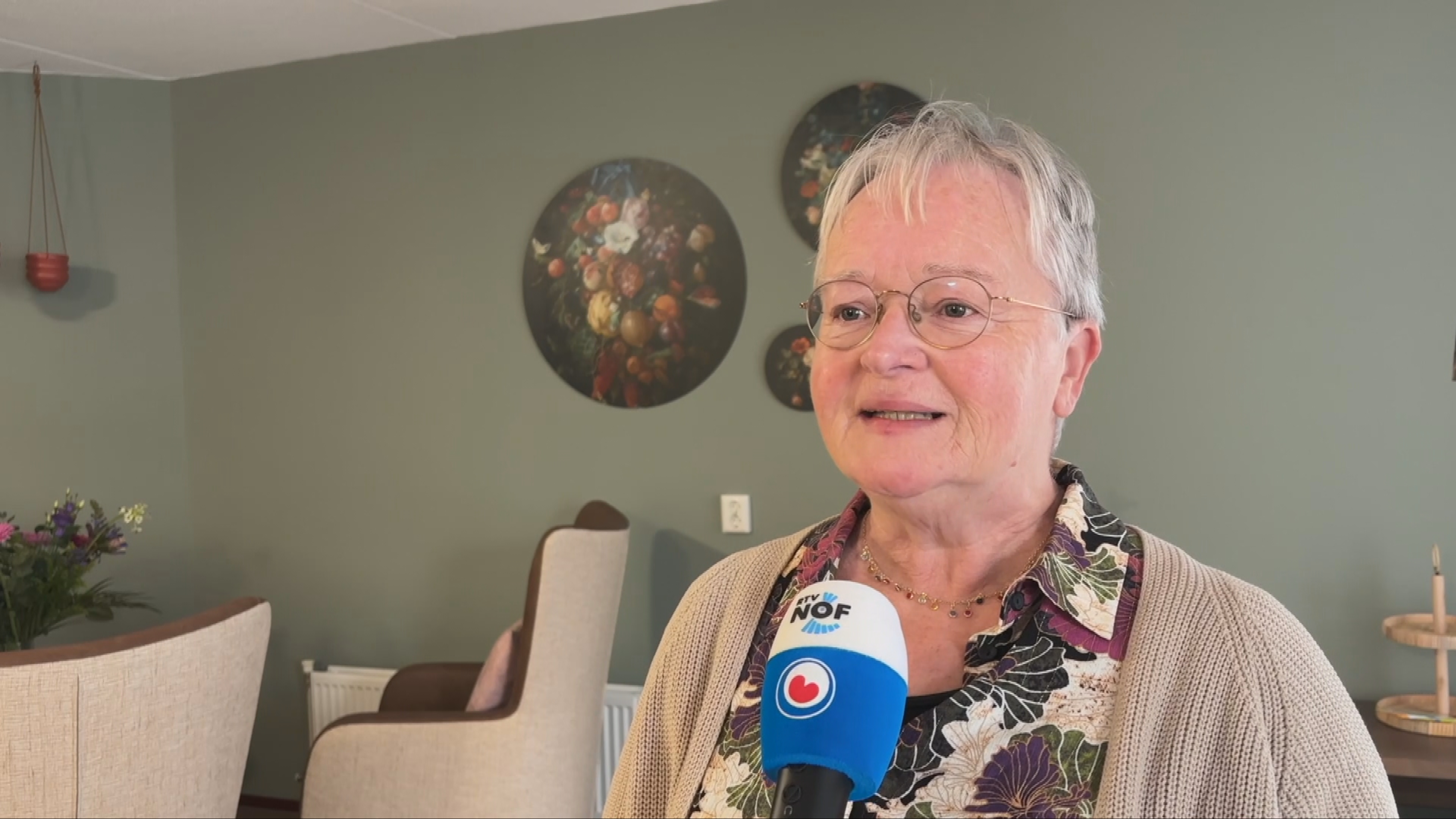 Dettie Pool, vrijwilliger