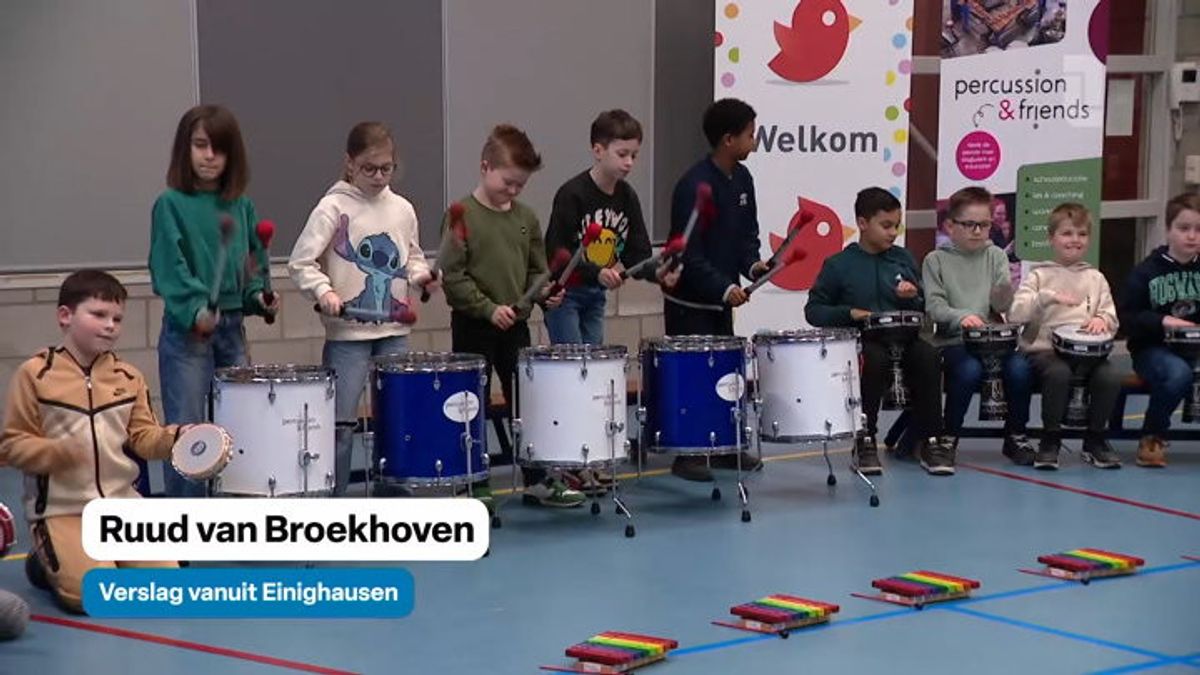 Leerlingen vieren de vrijheid in Einighausen op dag van provinciale Holocaust-herdenking