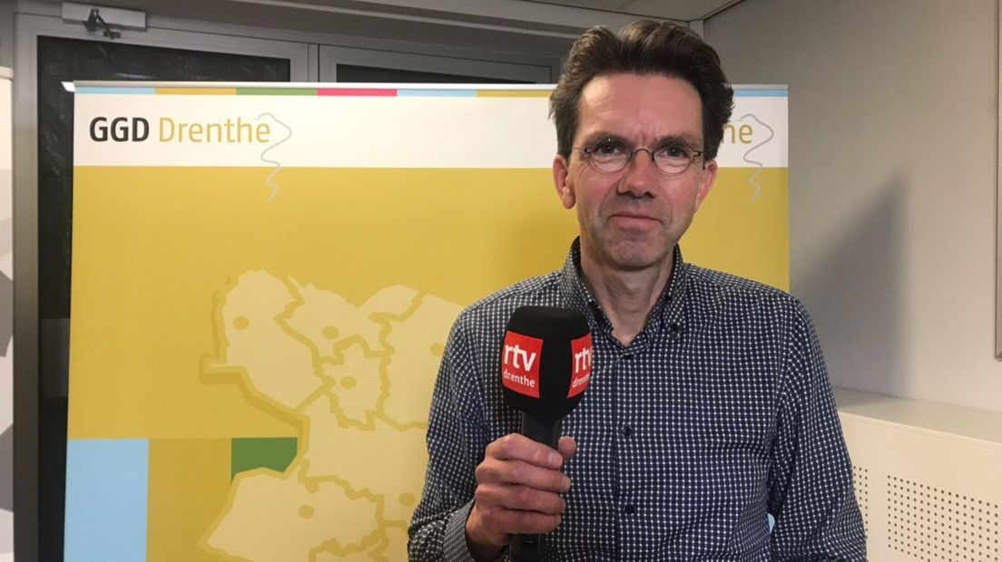 GGD-arts Ivar van Dijk zal tijdens de Q&A ingezonden vragen beantwoorden (Rechten: RTV Drenthe/Jeanine Hofsteenge)