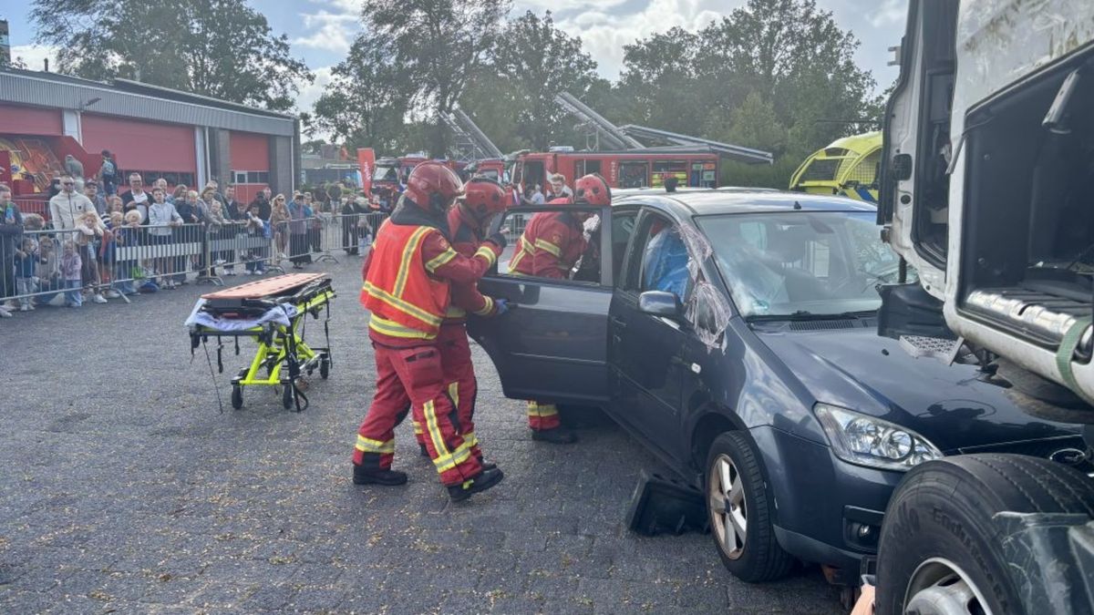 'Zwitsers zakmes' van Veendam laat zich van z'n beste kant zien tijdens open dag