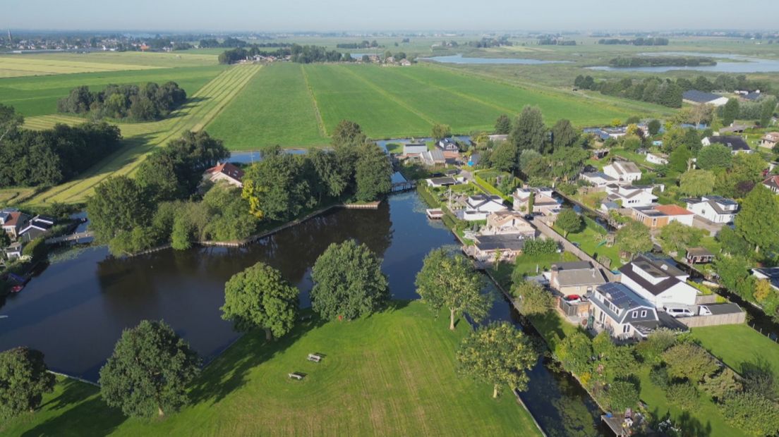 Zomerlust ligt tussen de dorpen Zevenhoven, Noorden en Mijdrecht
