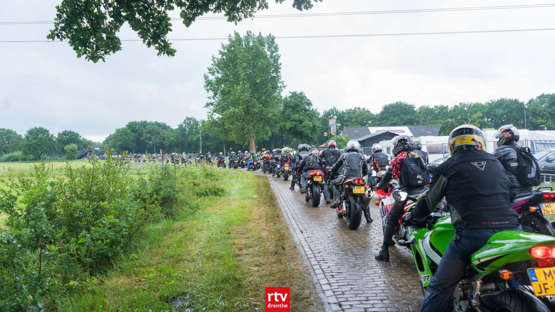Drukte vorig jaar, op weg naar het circuit (Rechten: Kim Stellingwerf / RTV Drenthe)