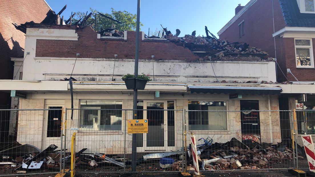 In het pand dat in februari aan de Kerkstraat afbrandde, zaten een kroeg en een woning