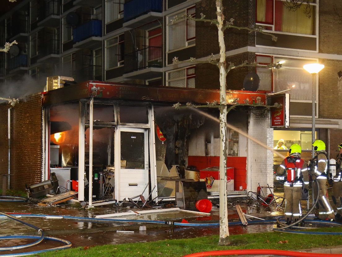 Bluswerkzaamheden bij de snackbar