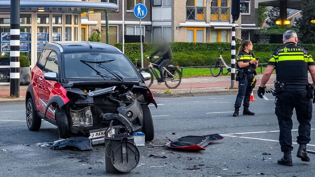 Gewonde na botsing tussen 45 km-auto en auto in Hengelo.
