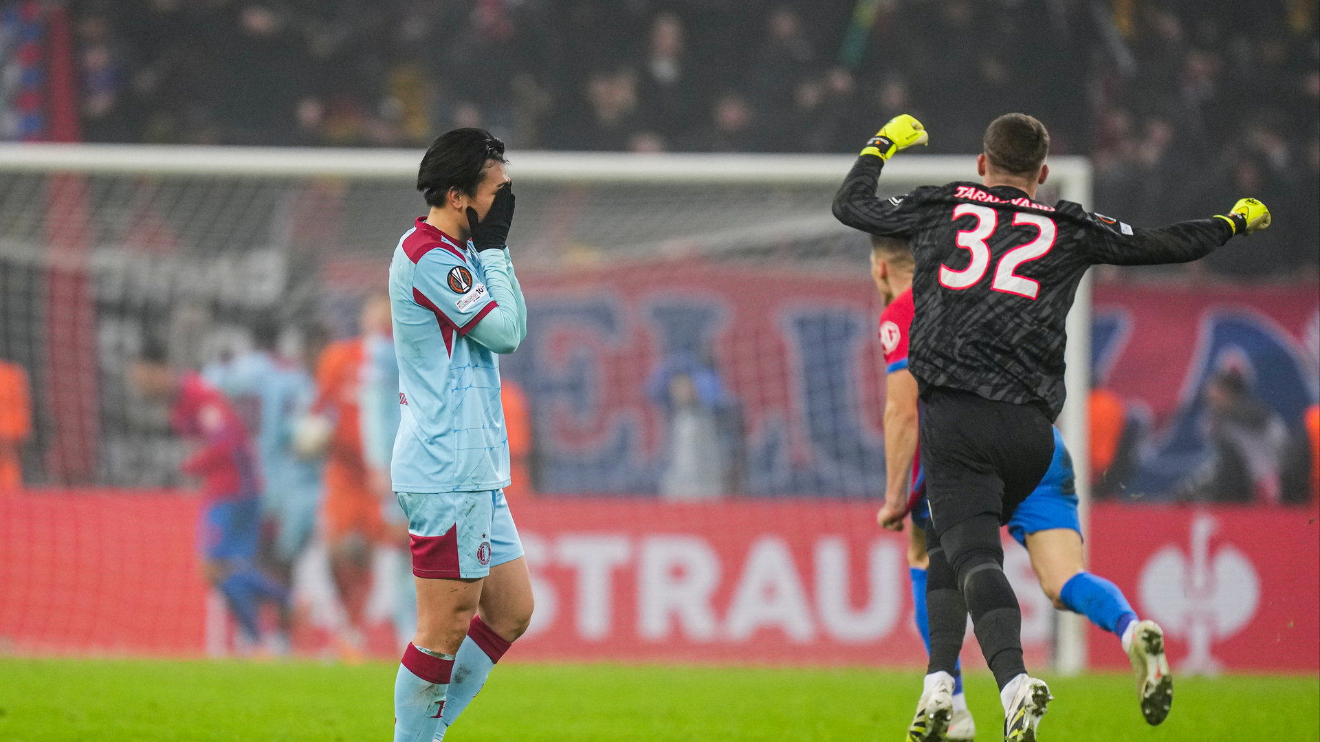 Ayase Ueda is teleurgesteld na opnieuw een nederlaag in Europa