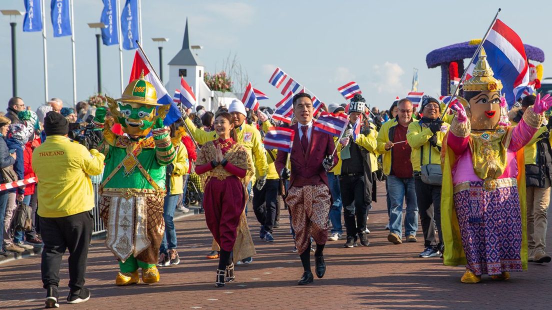 Bloemencorso op de boulevard van Noordwijk 