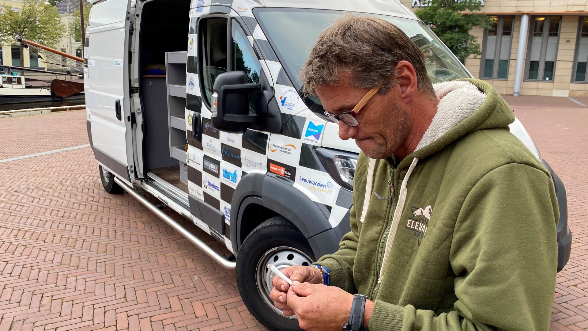Dakleaze Ulbe by de bus fan Buurvrouw & Buurvrouw