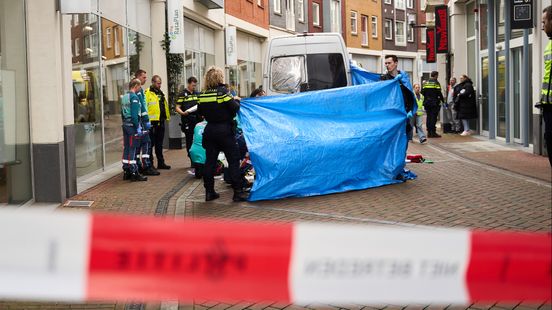 Vrouw overleden na aanrijding met bestelbusje in winkelstraat.