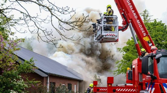 Veel rook bij schuurbrand in Lunteren