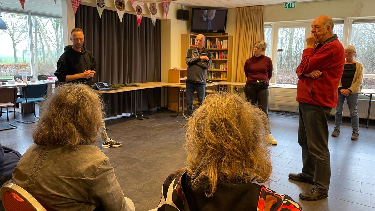 Acteurs bereiden zich voor op show in afvalkathedraal Koekangerveld: 'Blijft spannend'