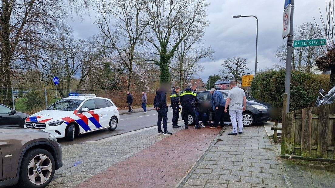 De politie ter plaatse in Velp.