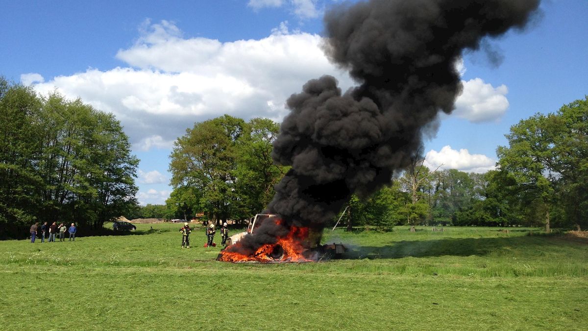 Tractor uitgebrand in Weerselo