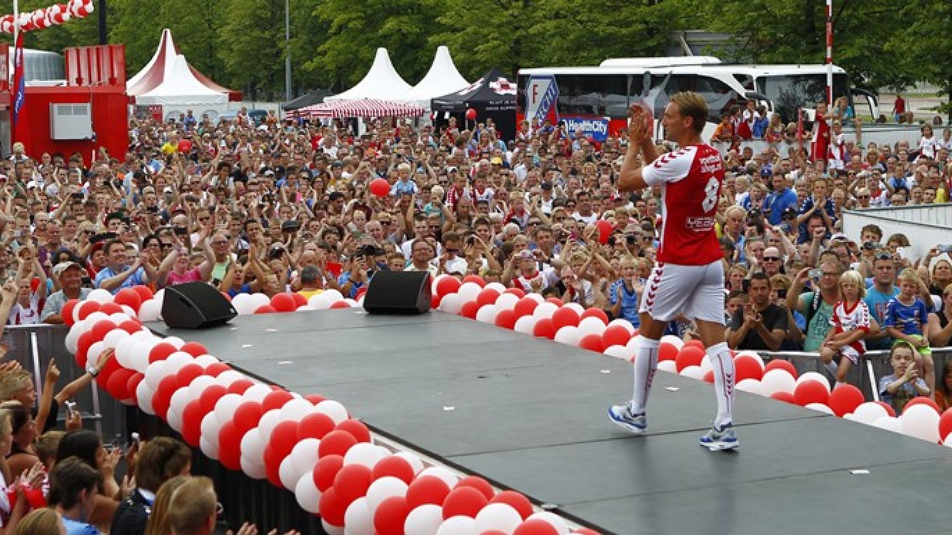 FC Utrecht Organiseert Na Vijf Jaar Weer 'ouderwetse' Open Dag - RTV ...