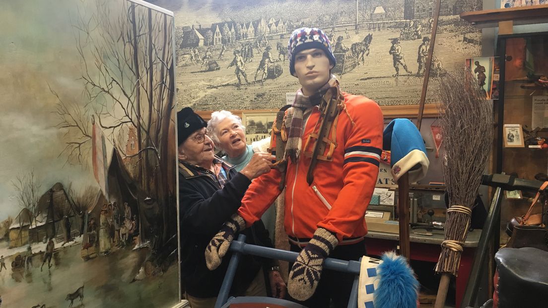 Toon en Wil van Kempen in hun eigen museum.
