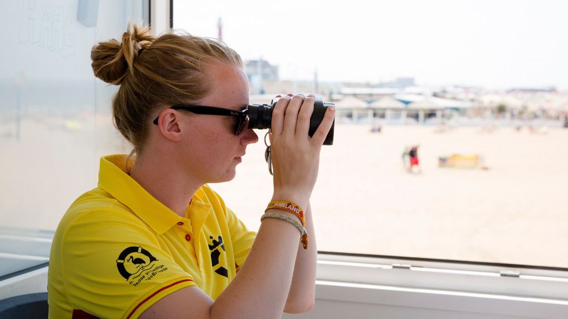 Een strandwacht op Scheveningen