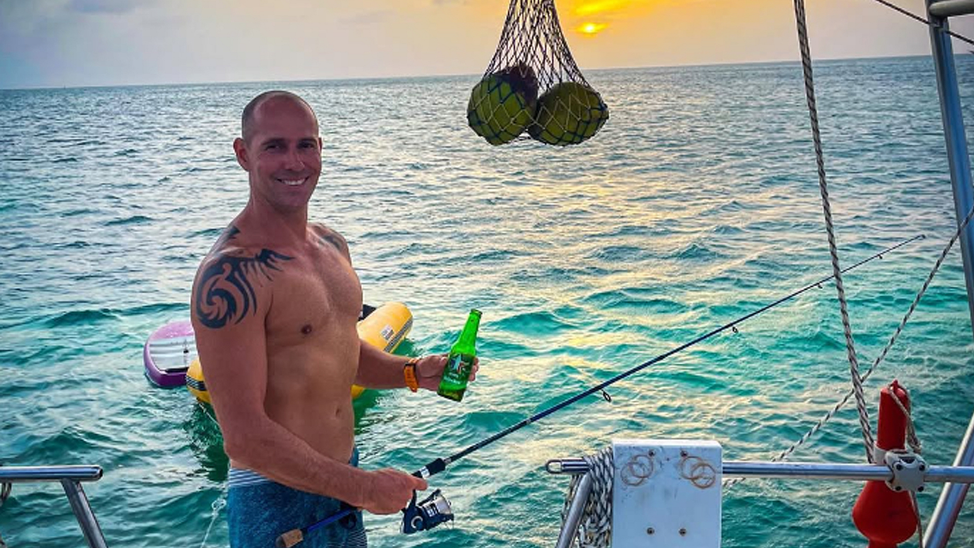 Als baby zat Andries Bik (45) al op schoot bij sekswerkers in bordelen van zijn vader