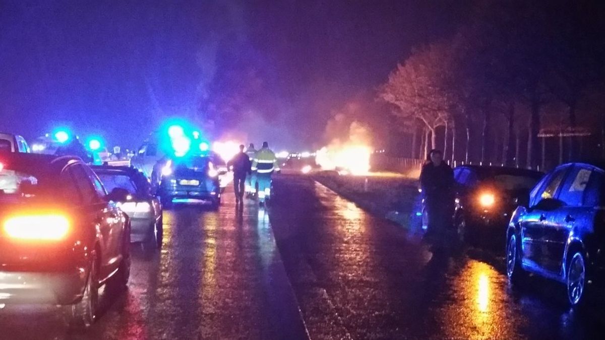 Deel A32 urenlang dicht na ongeluk: omleiding bij knooppunt Lankhorst (update)