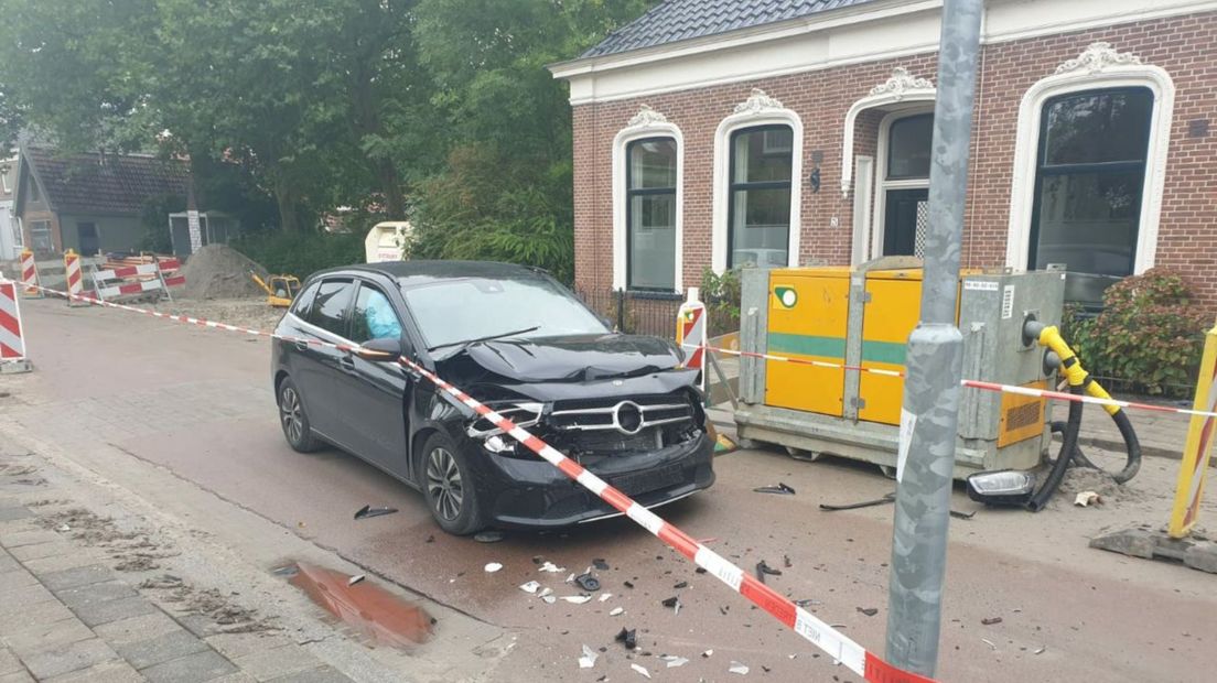 Een van de twee wagens die bij de aanrijding betrokken was