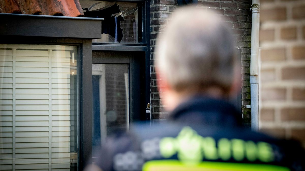 Politie vindt wapens, drugs en geld in Sint-Maartensdijk na inbraakmelding