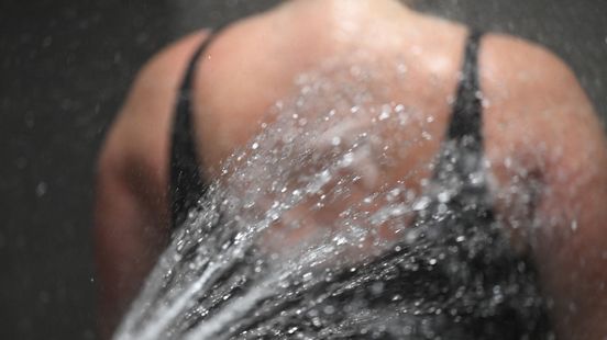 Zwembaden waarschuwen: douche eerst!