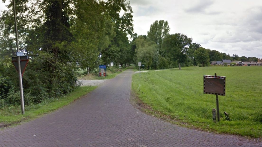 Aan de Ossendijk in Geesteren staat de omstreden 'Polenboerderij'