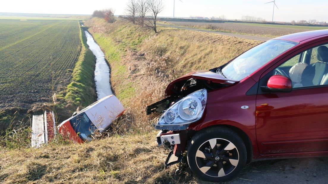 Ongeval met twee auto's in Sint-Maartensdijk (video)