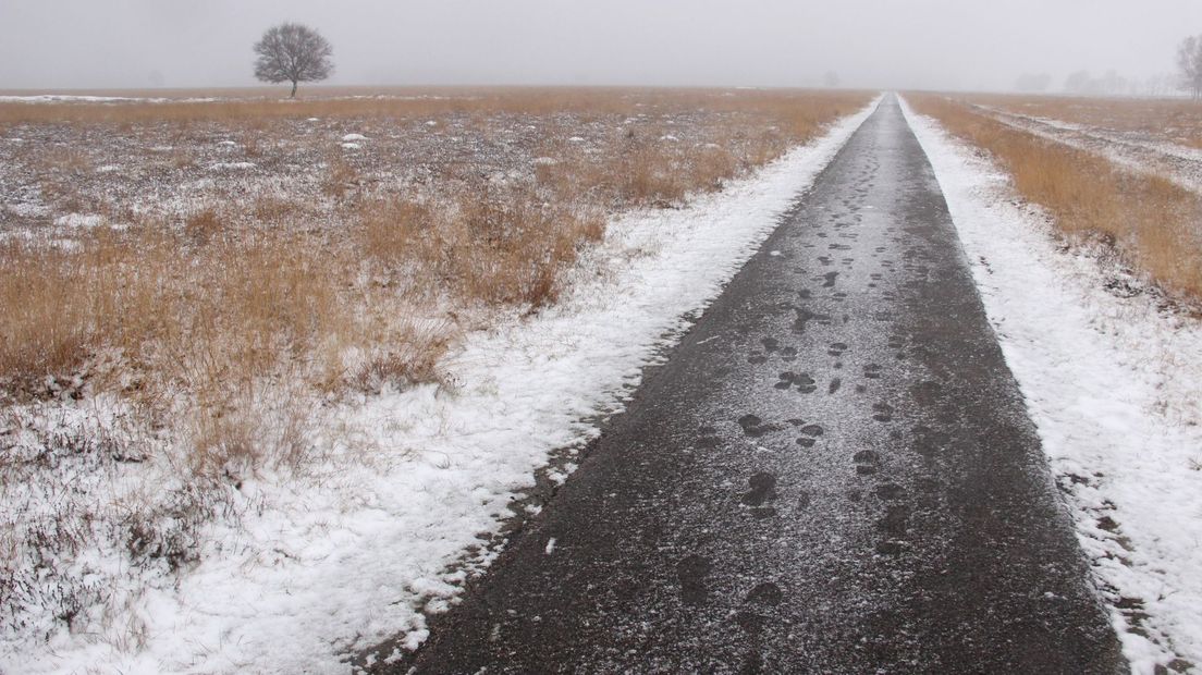 Het Hijkerveld was vanmiddag nog deels wit