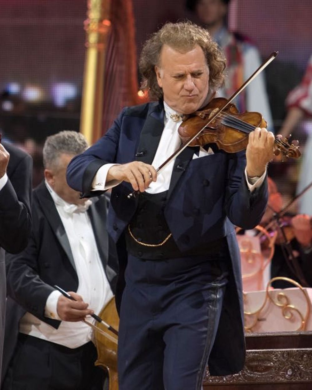 Forse boete voor André Rieu vanwege kinderarbeid - L1 Nieuws