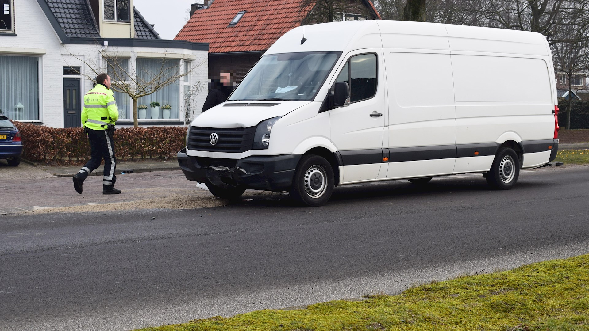 Kop-staartbotsing In Steenwijk, Automobilist Naar Het Ziekenhuis - RTV Oost