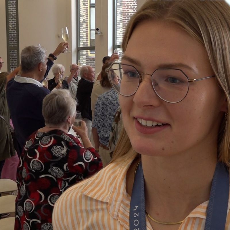 Wageningen huldigt olympische medaillewinnaar Simone van de Kraats ...