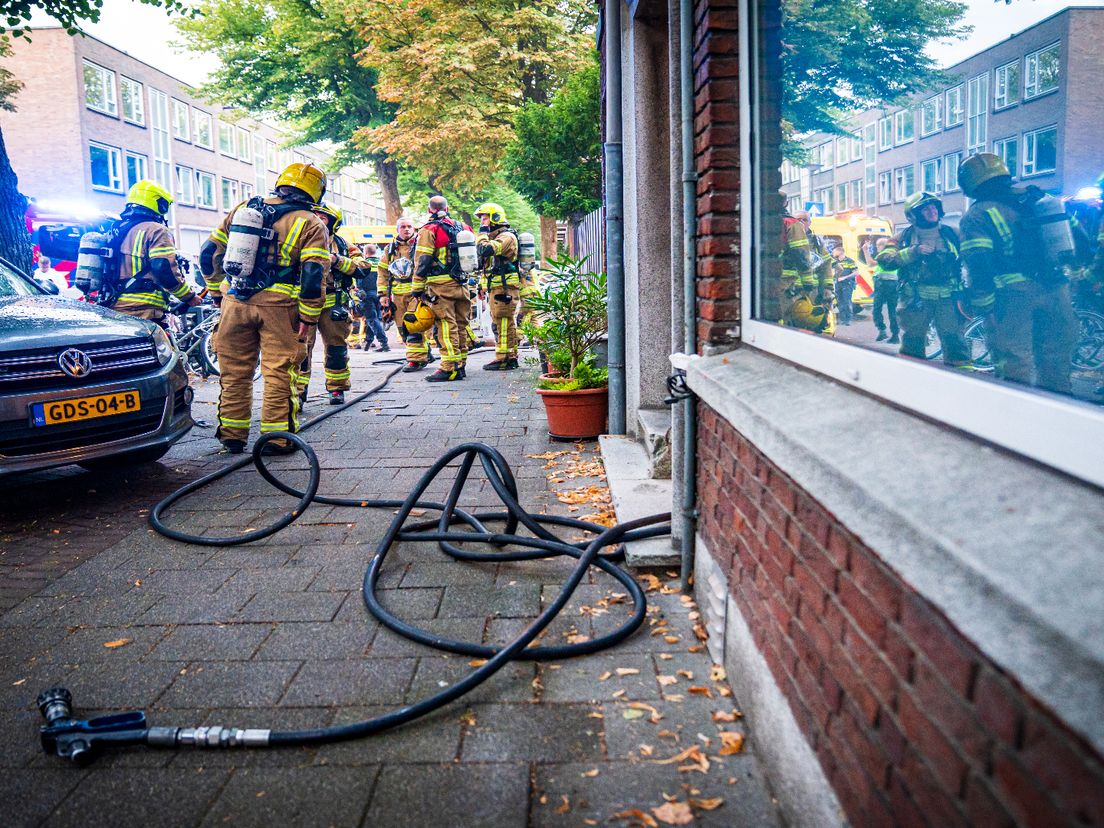 Twee mensen gered bij brand in woning