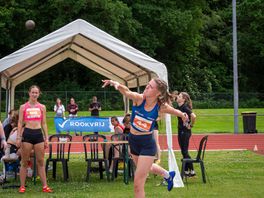 Studeren, werken en topsport: Carlijn (18) zet atletiek op de kaart tijdens NK in eigen Assen