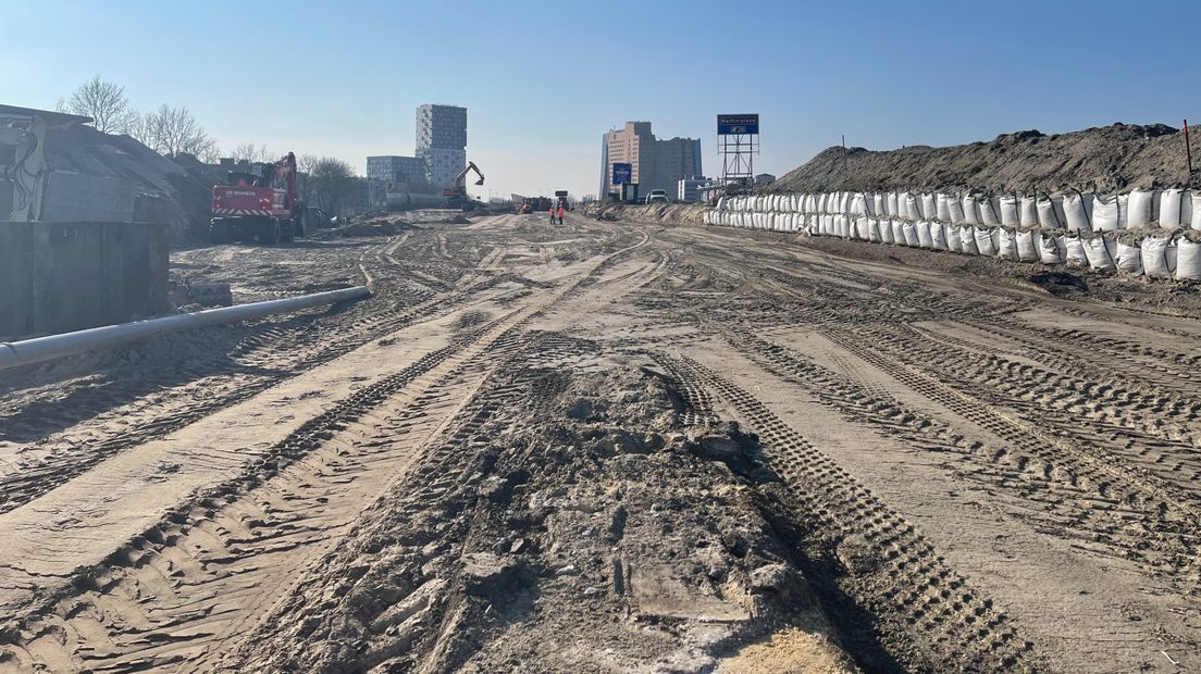 Het asfalt op de weg richting Drachten is verdwenen