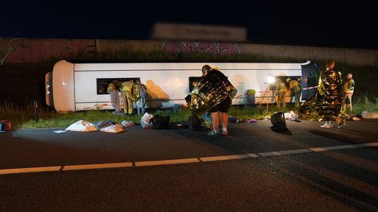 LIVE | Zwaar ongeval met touringcar en bedrijsfbus; meerdere gewonden